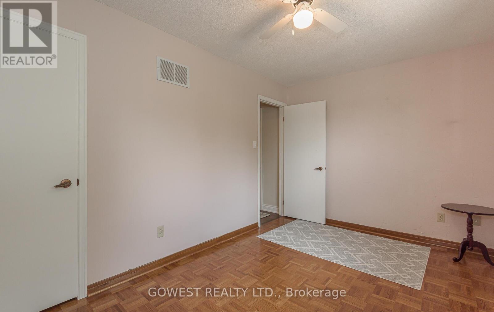 Photo 29 of Main 3 Pottery Crescent, Brampton ON