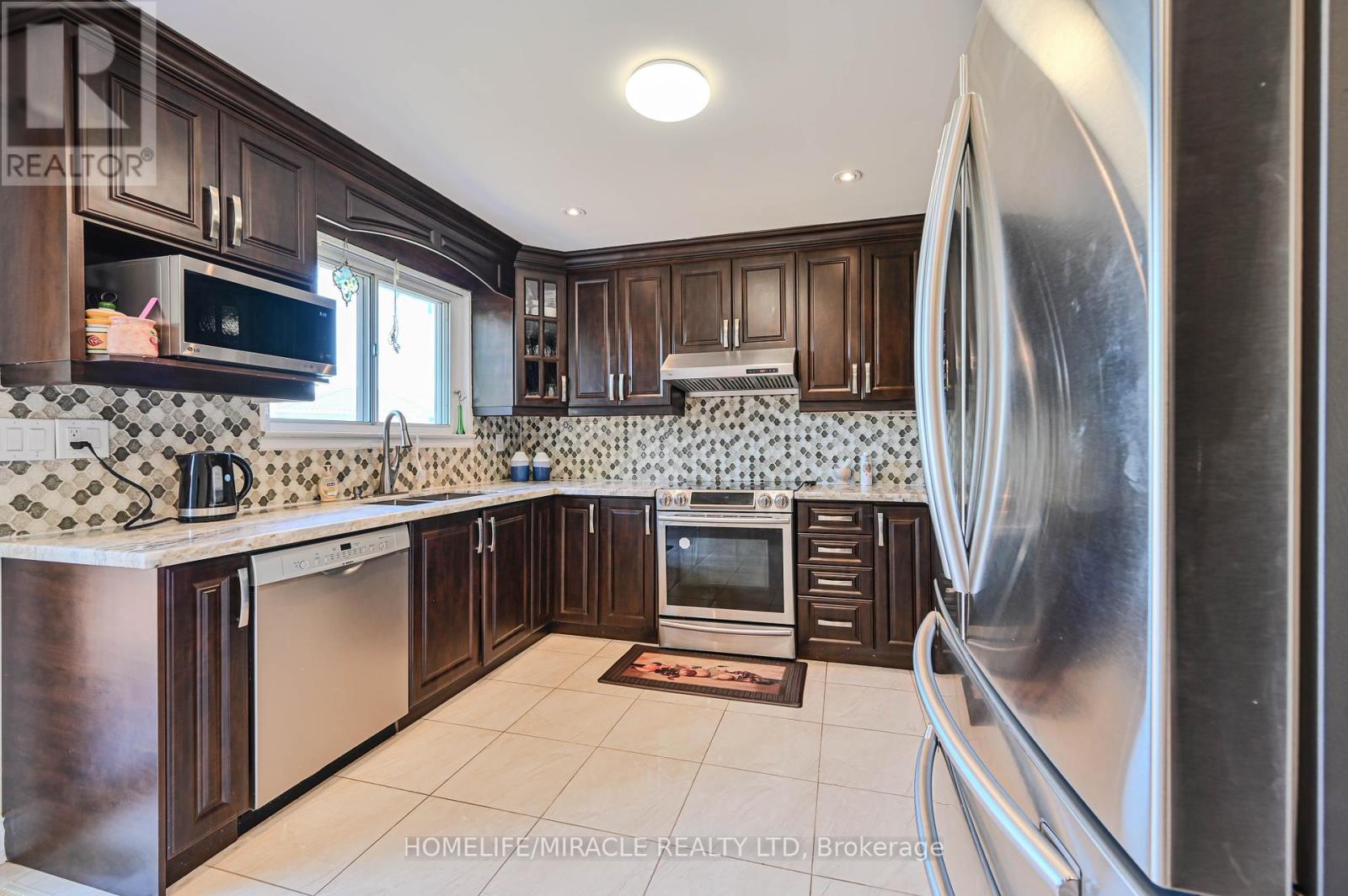 Photo 18 of 3273 Strabane Drive, Mississauga ON