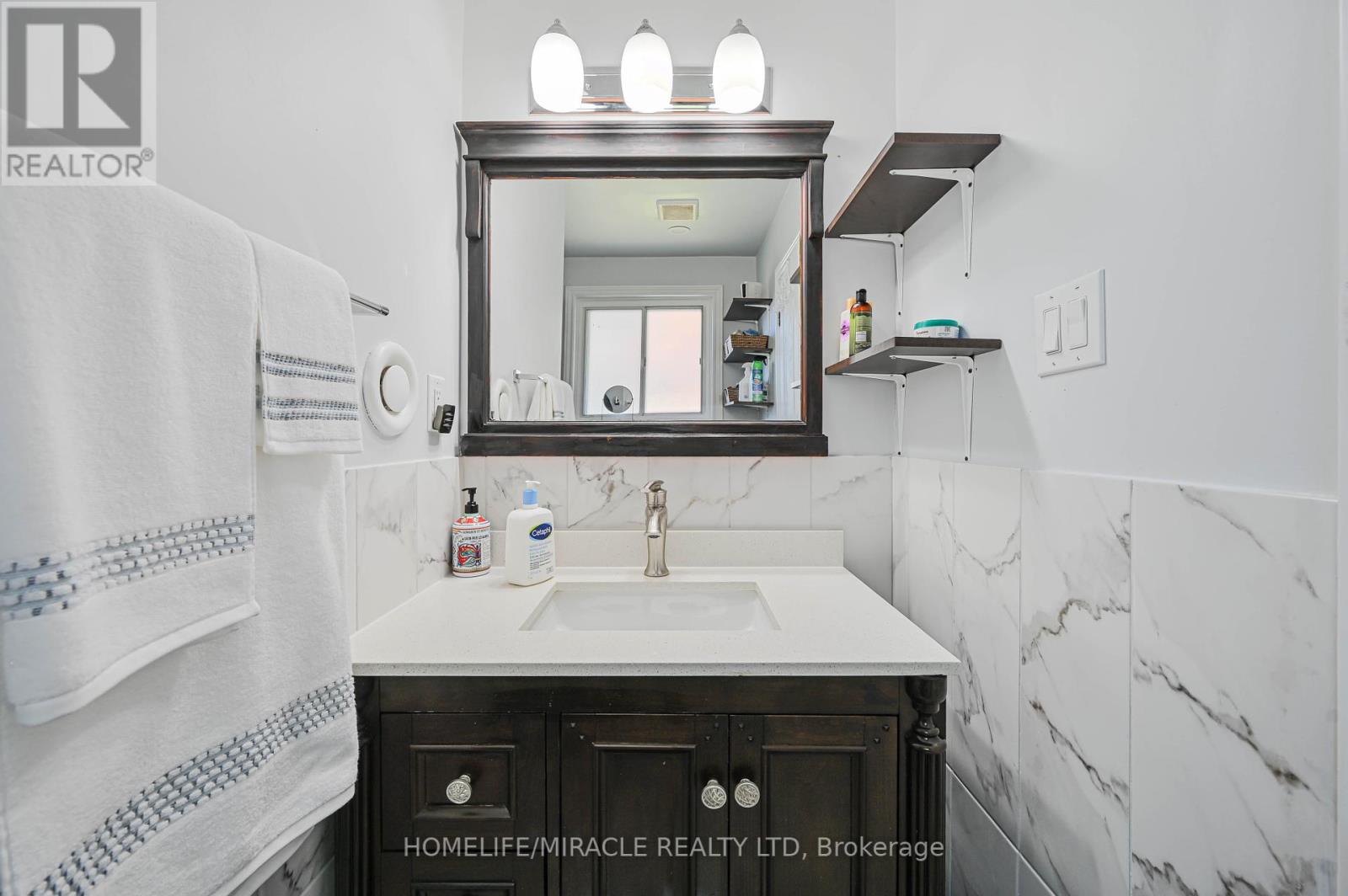 Photo 26 of 3273 Strabane Drive, Mississauga ON