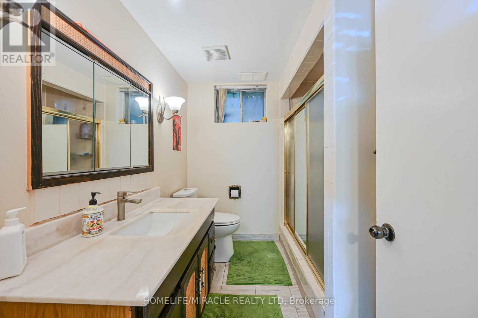 Photo 41 of 3273 Strabane Drive, Mississauga ON