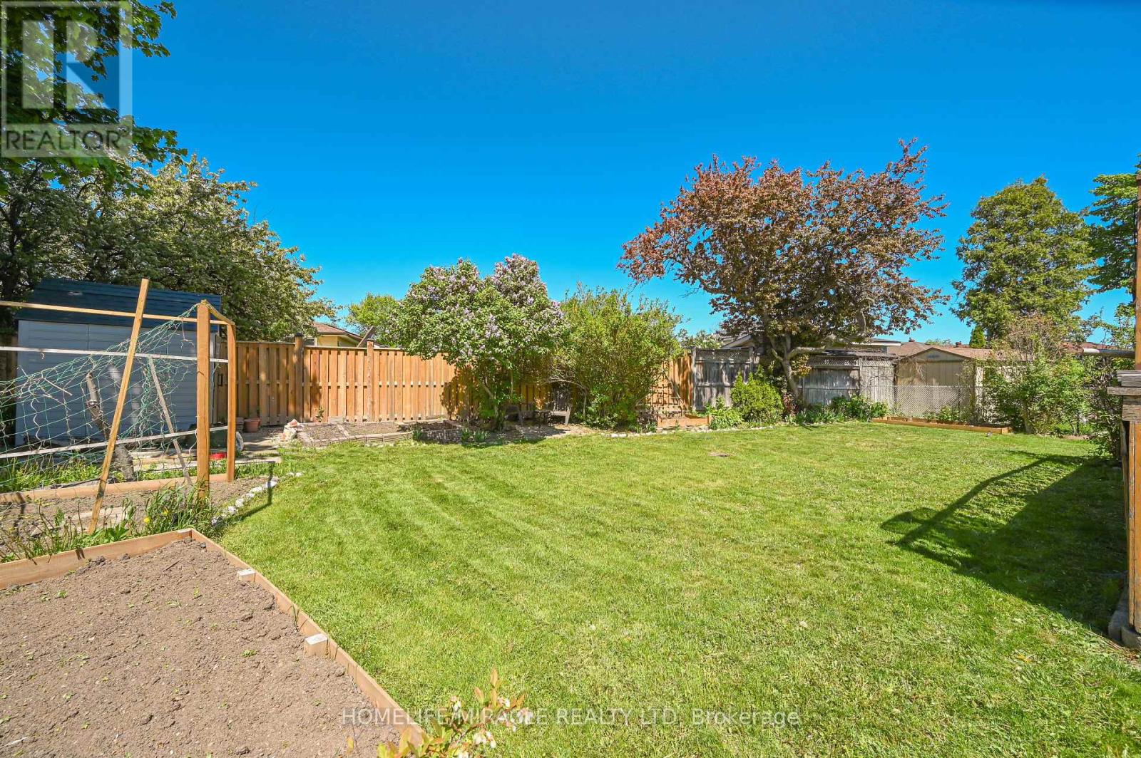 Photo 45 of 3273 Strabane Drive, Mississauga ON