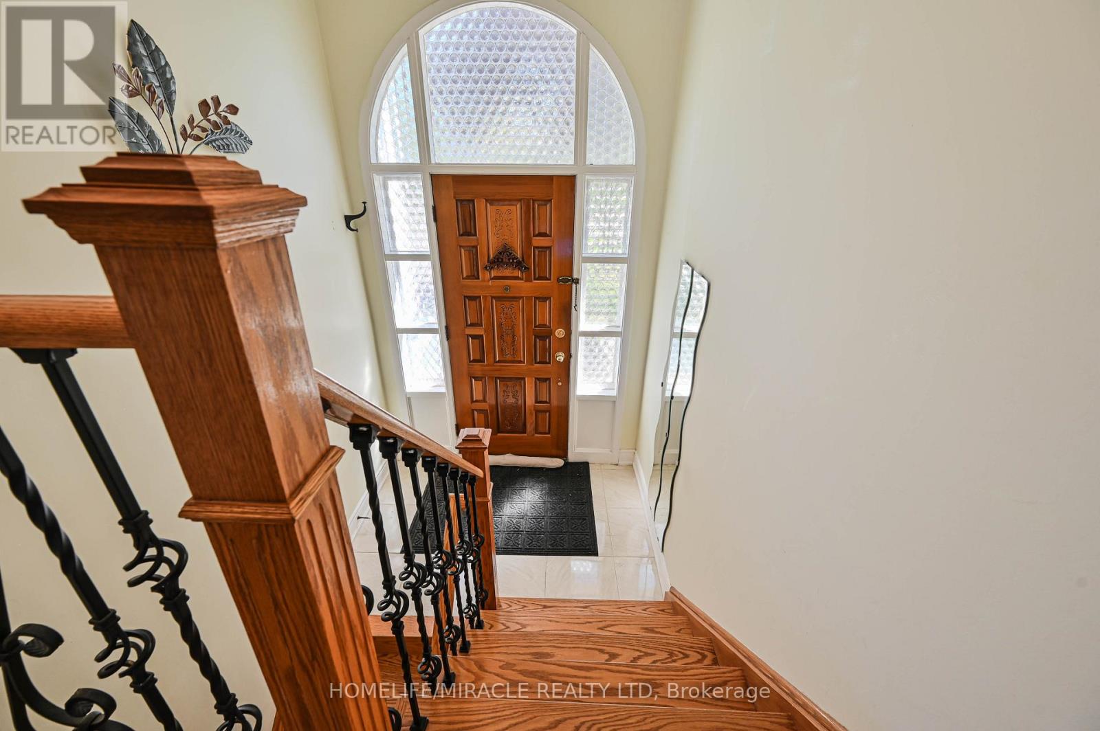 Photo 8 of 3273 Strabane Drive, Mississauga ON