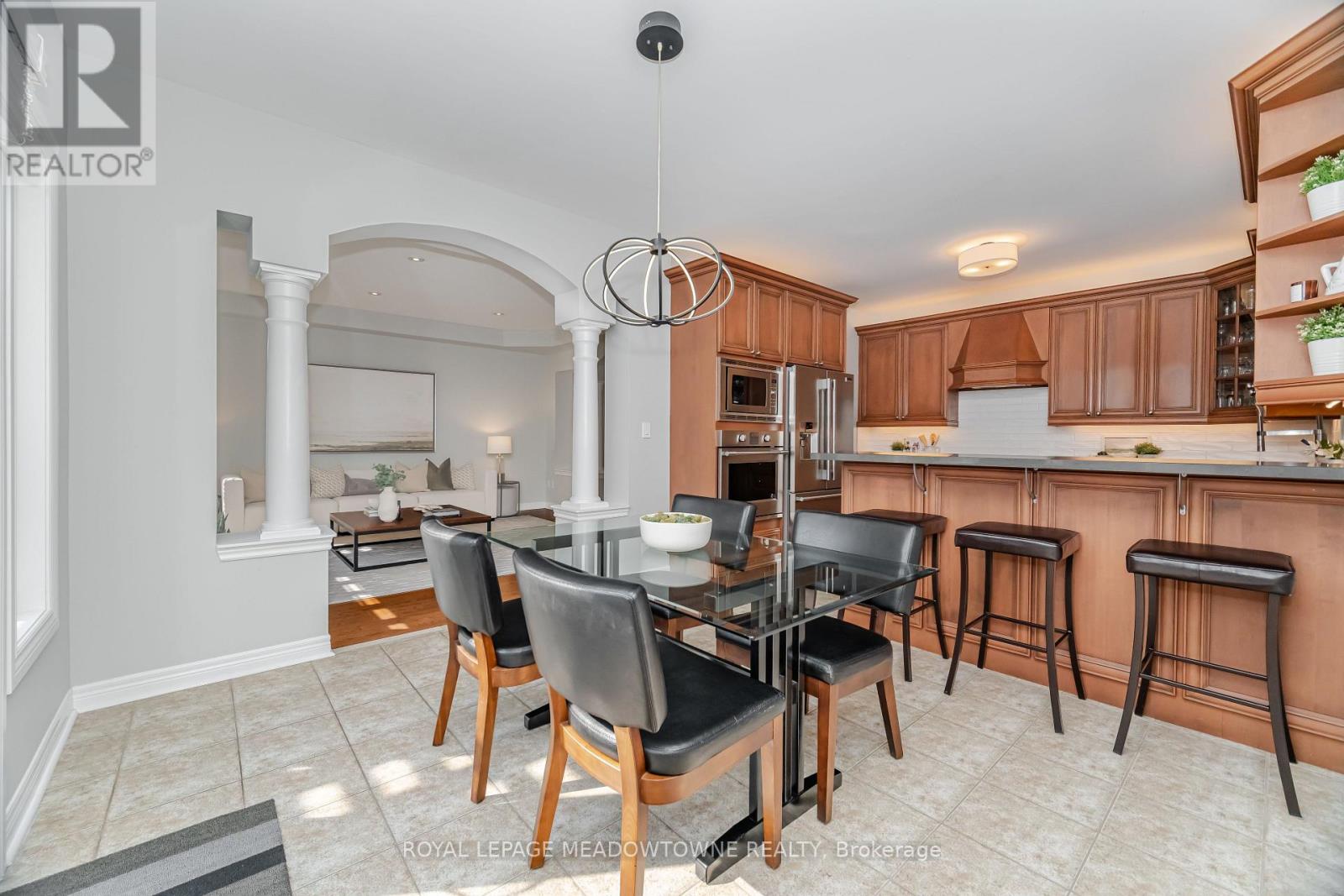 Photo 13 of 6756 Early Settler Row, Mississauga ON
