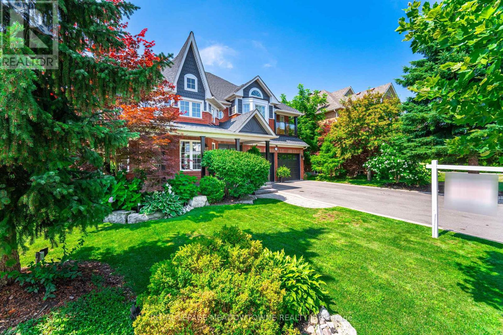 Photo 2 of 6756 Early Settler Row, Mississauga ON