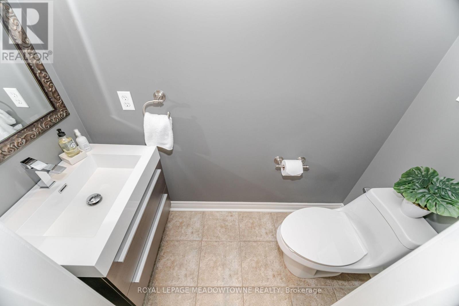 Photo 22 of 6756 Early Settler Row, Mississauga ON