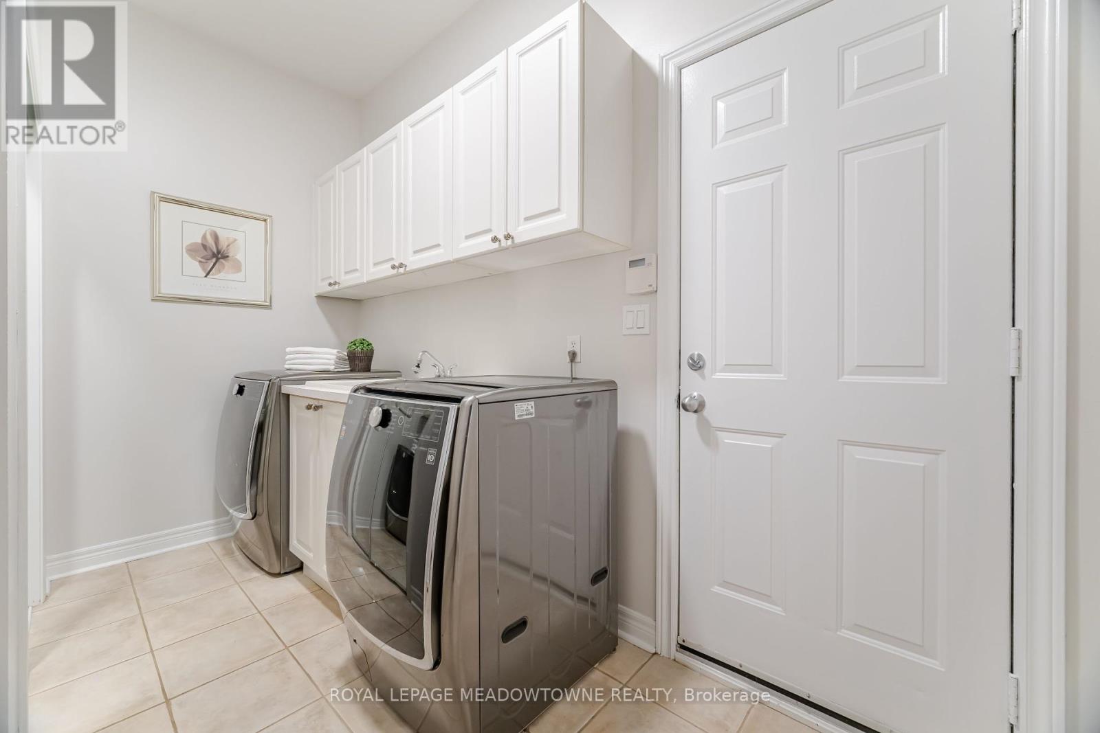 Photo 23 of 6756 Early Settler Row, Mississauga ON
