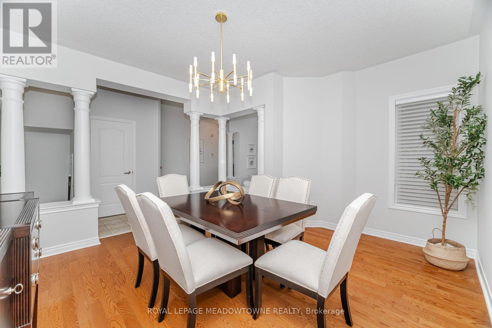 Photo 8 of 6756 Early Settler Row, Mississauga ON