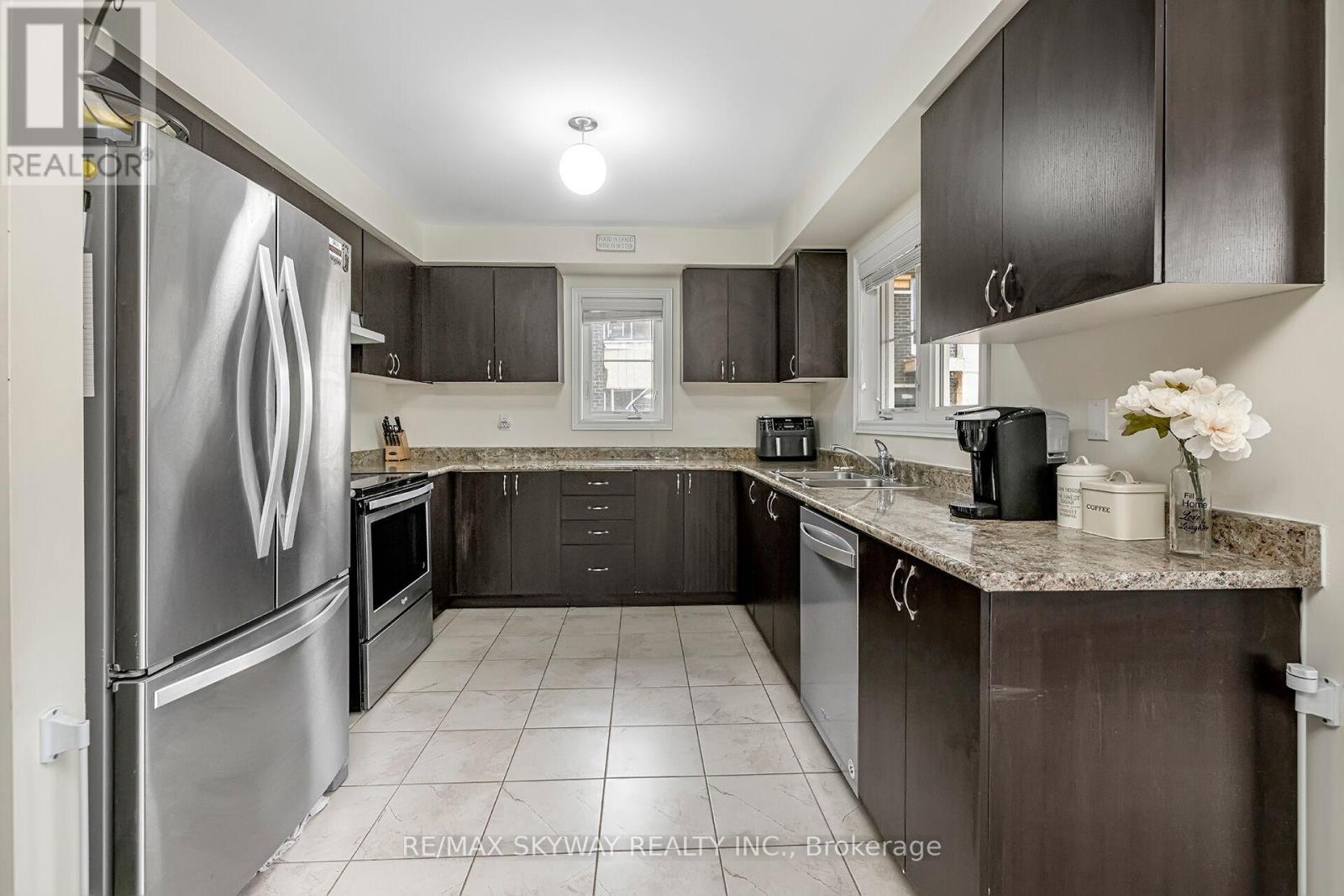 Photo 12 of 10 200 Veterans Drive, Brampton ON