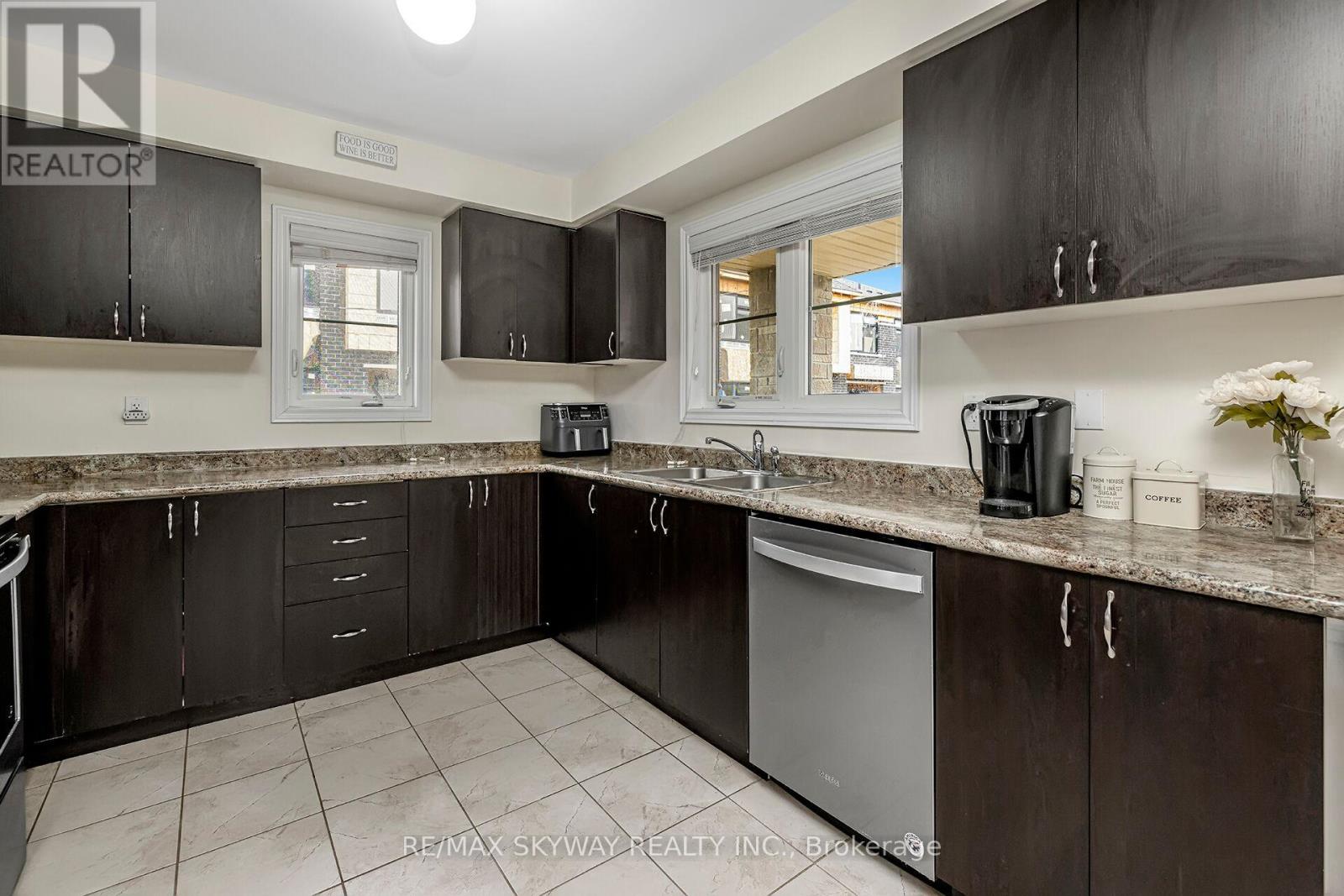 Photo 13 of 10 200 Veterans Drive, Brampton ON