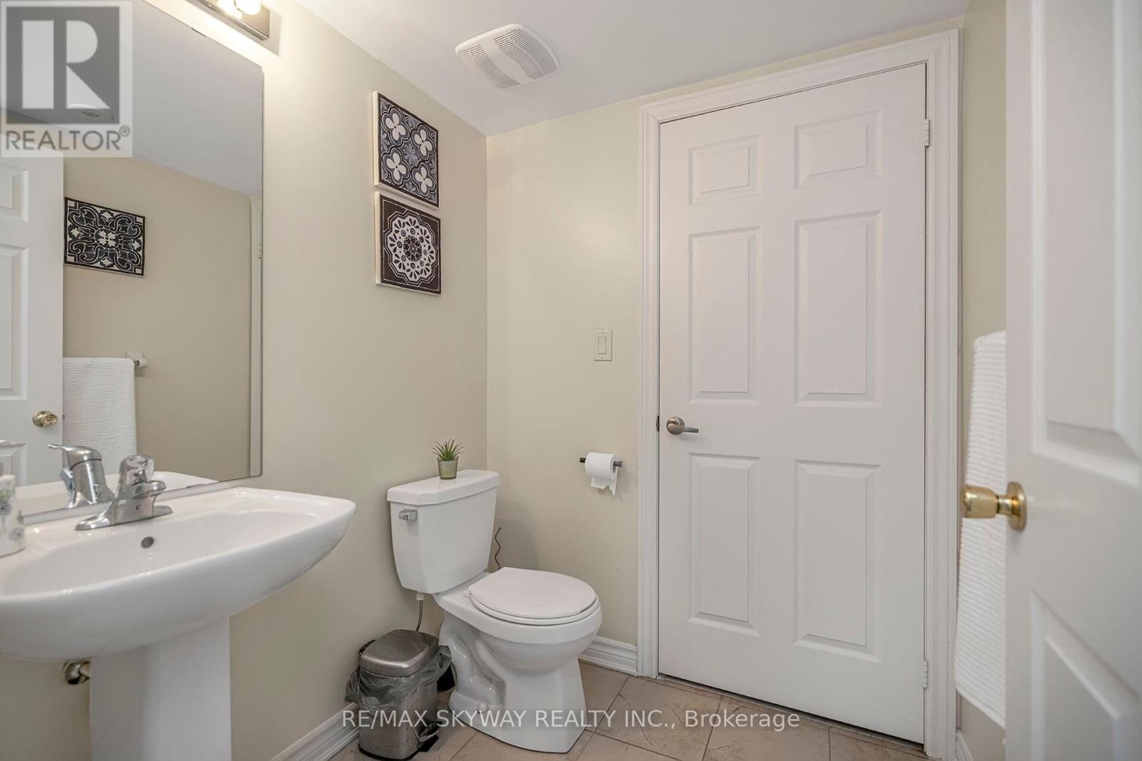 Photo 23 of 10 200 Veterans Drive, Brampton ON