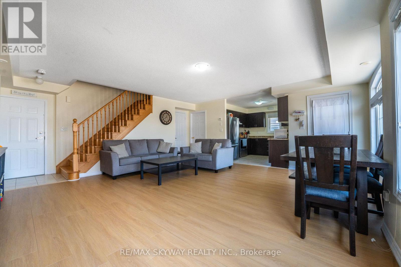 Photo 5 of 10 200 Veterans Drive, Brampton ON