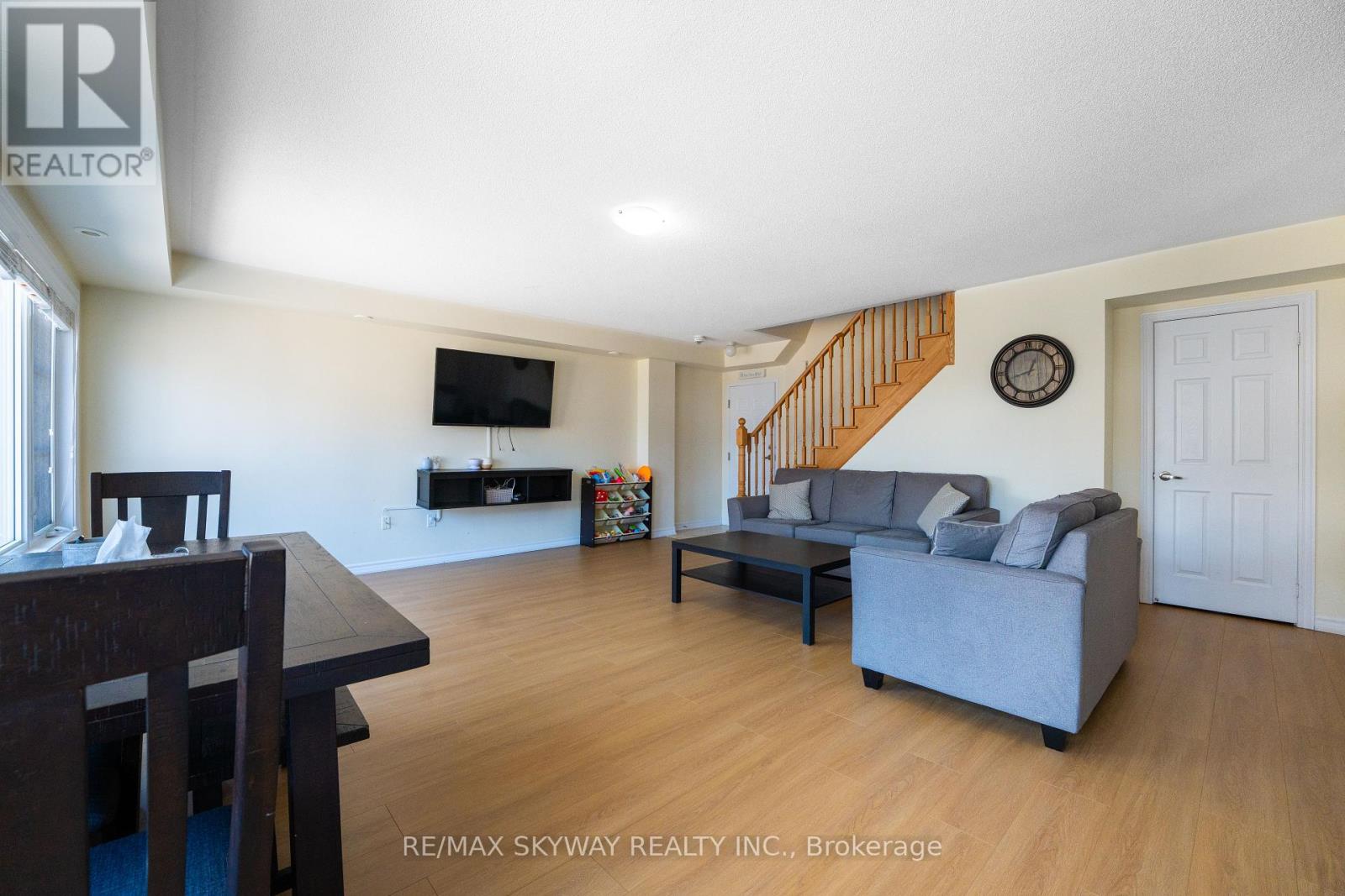 Photo 6 of 10 200 Veterans Drive, Brampton ON