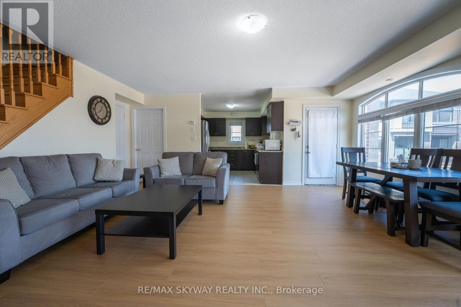 Photo 9 of 10 200 Veterans Drive, Brampton ON