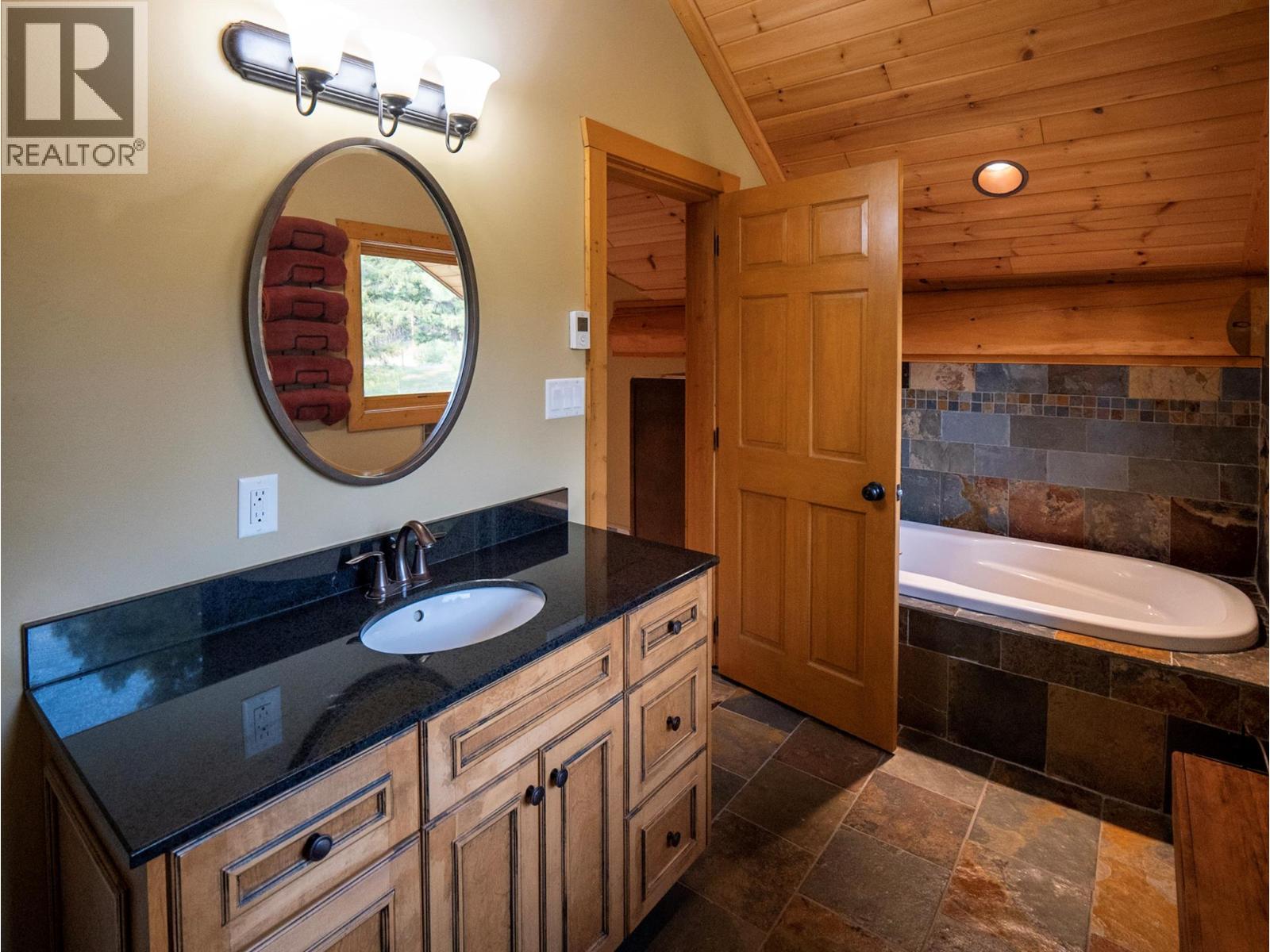 6470 Mckinney Road, Oliver