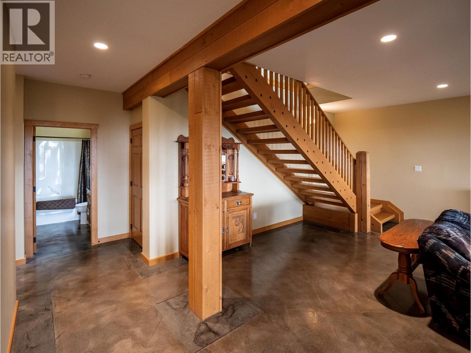 6470 Mckinney Road, Oliver