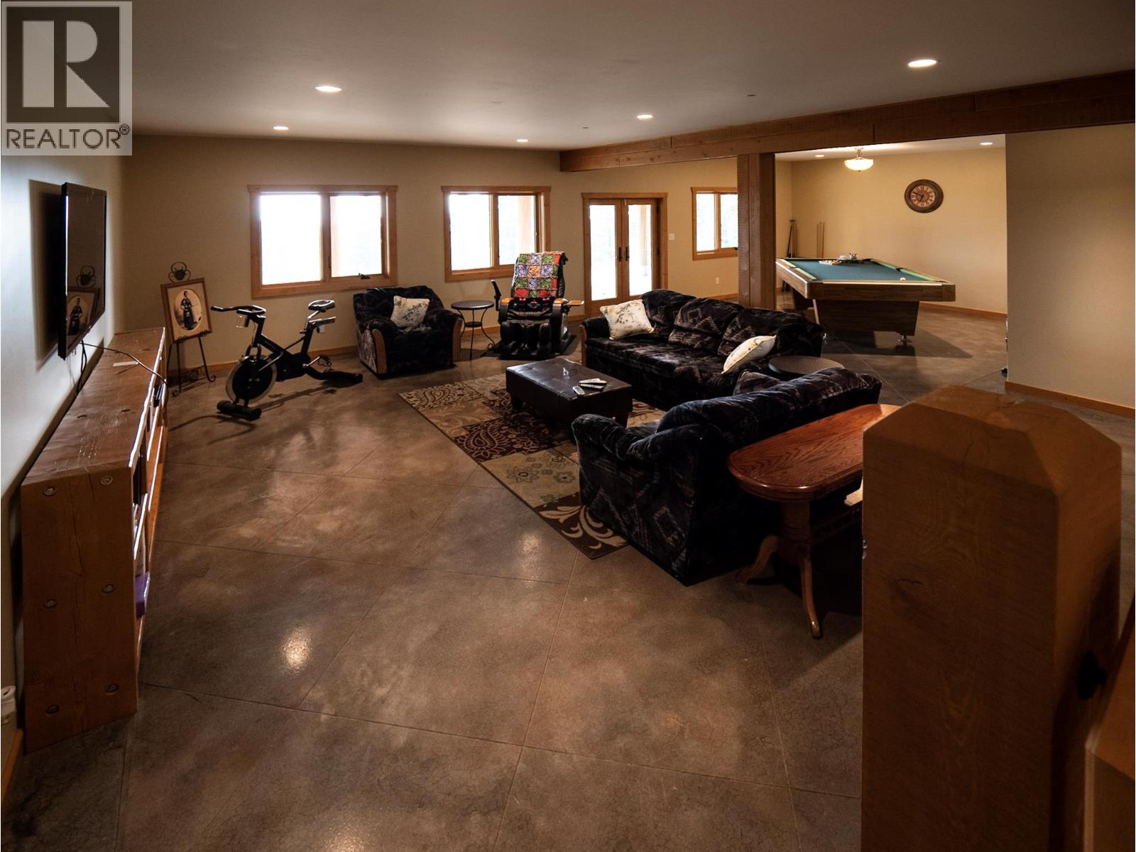 6470 Mckinney Road, Oliver