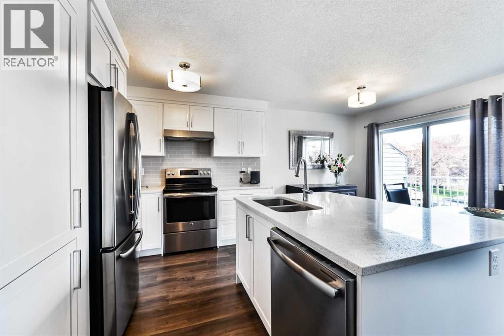 Single Family House for Sale in  Rocky Vista Circle NW Rocky Ridge Calgary 