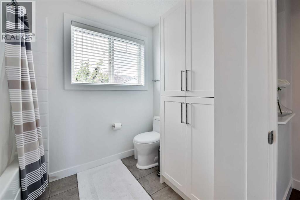 Single Family House for Sale in  Rocky Vista Circle NW Rocky Ridge Calgary 