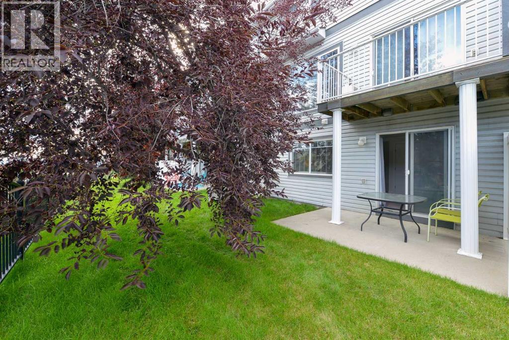 Single Family House for Sale in  Rocky Vista Circle NW Rocky Ridge Calgary 