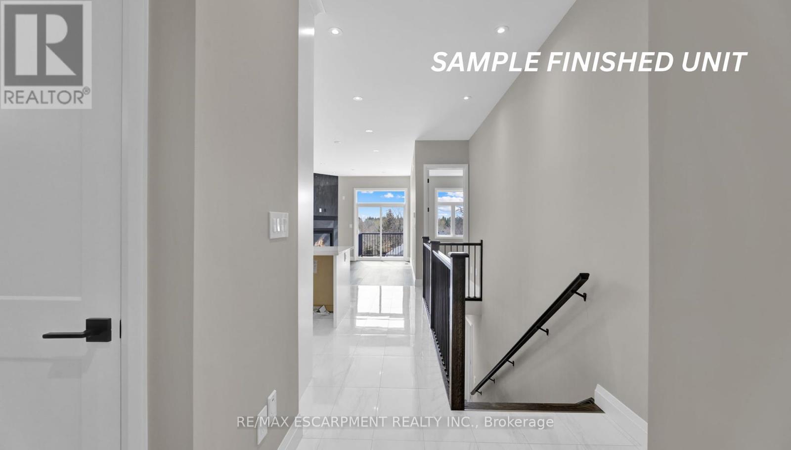 Photo 6 of 912 Garden Court Crescent, Woodstock ON