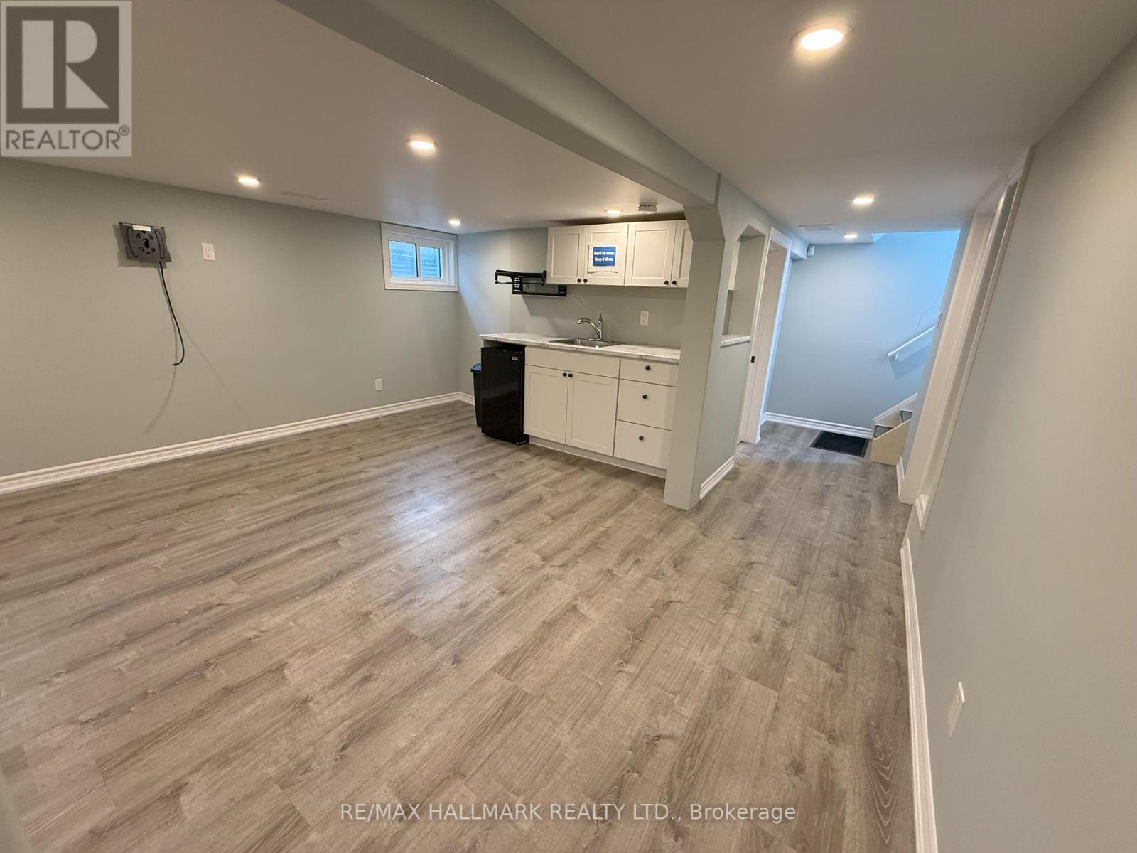 Photo 12 of 22 Charing Cross Street, Brantford ON