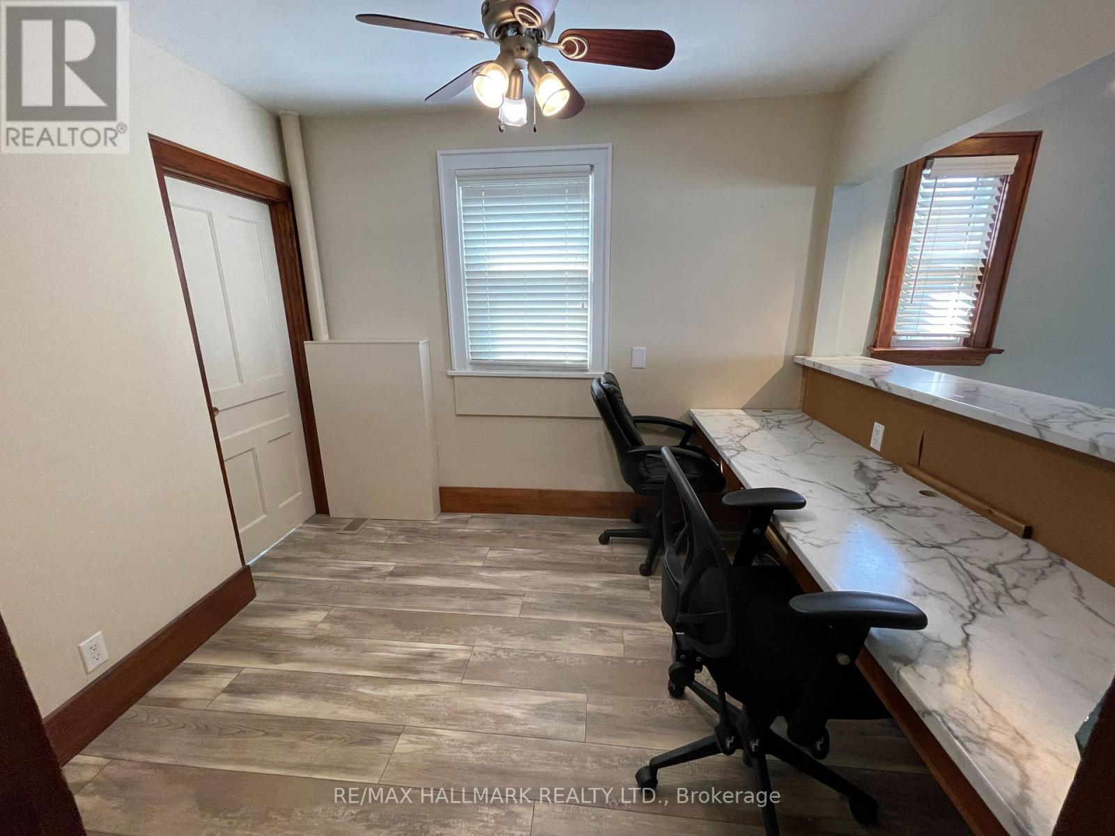 Photo 5 of 22 Charing Cross Street, Brantford ON