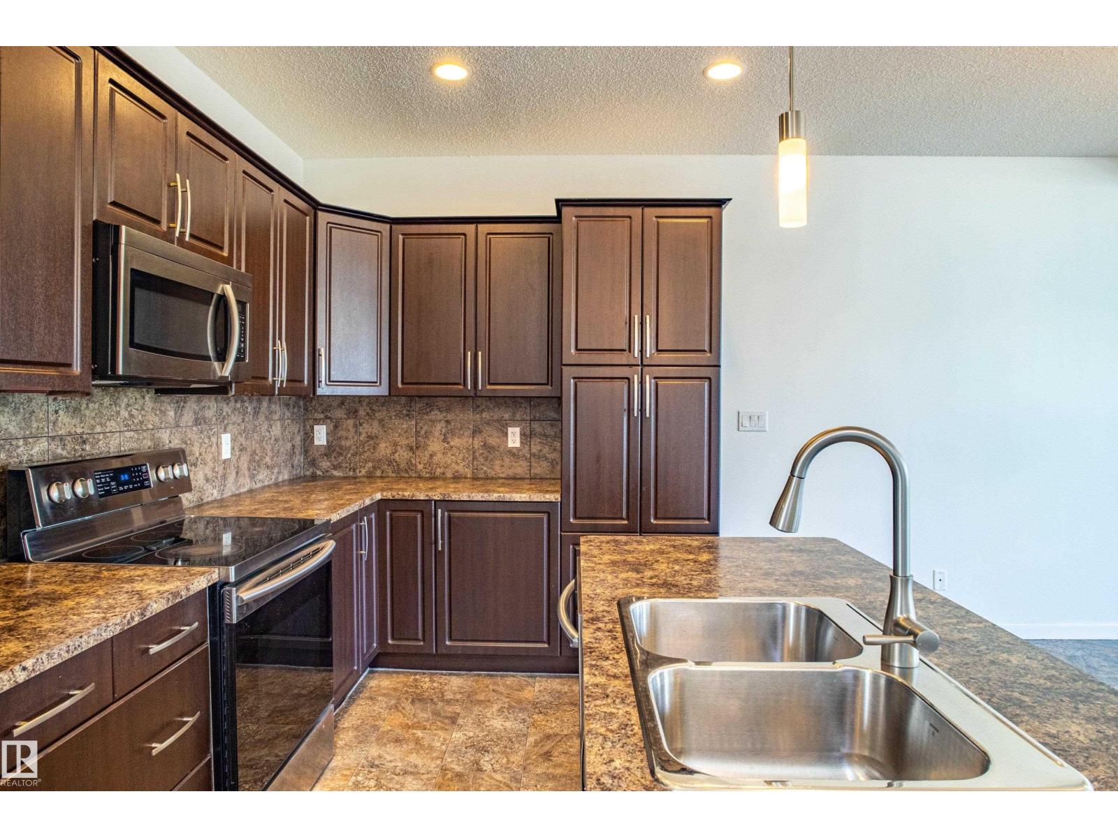Photo 9 of 4062 Alexander Wy Sw, Edmonton AB