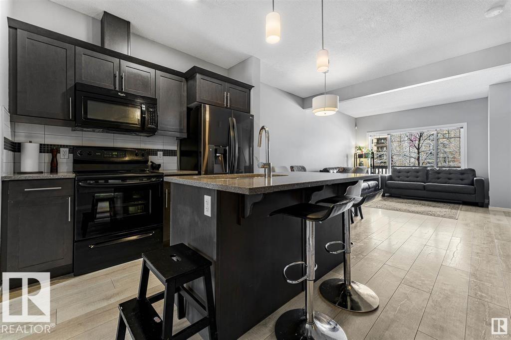 Photo 12 of 54 8209 217 St Nw, Edmonton AB