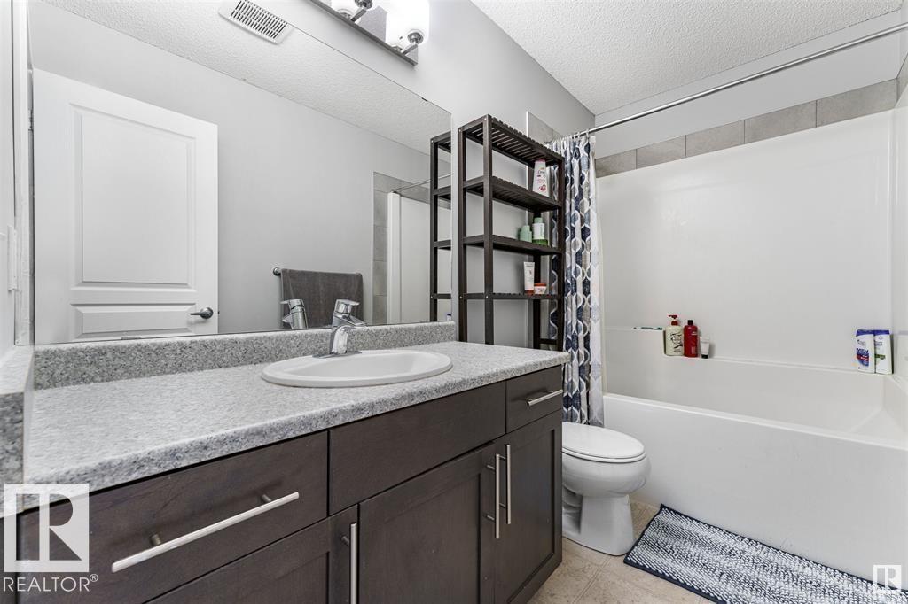 Photo 18 of 54 8209 217 St Nw, Edmonton AB