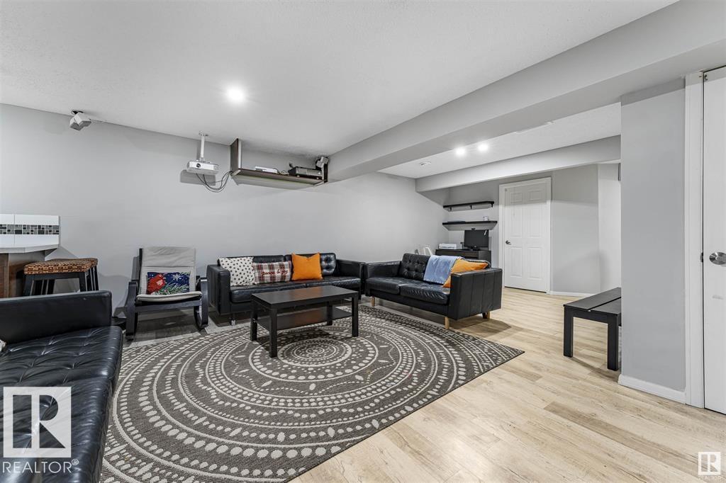 Photo 25 of 54 8209 217 St Nw, Edmonton AB