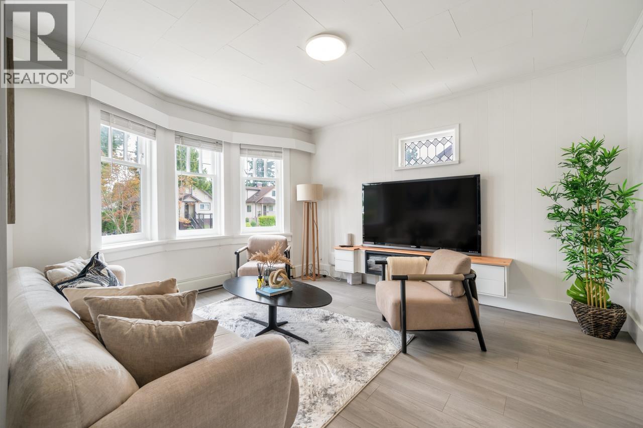 Photo 4 of 801 London Street, New Westminster BC