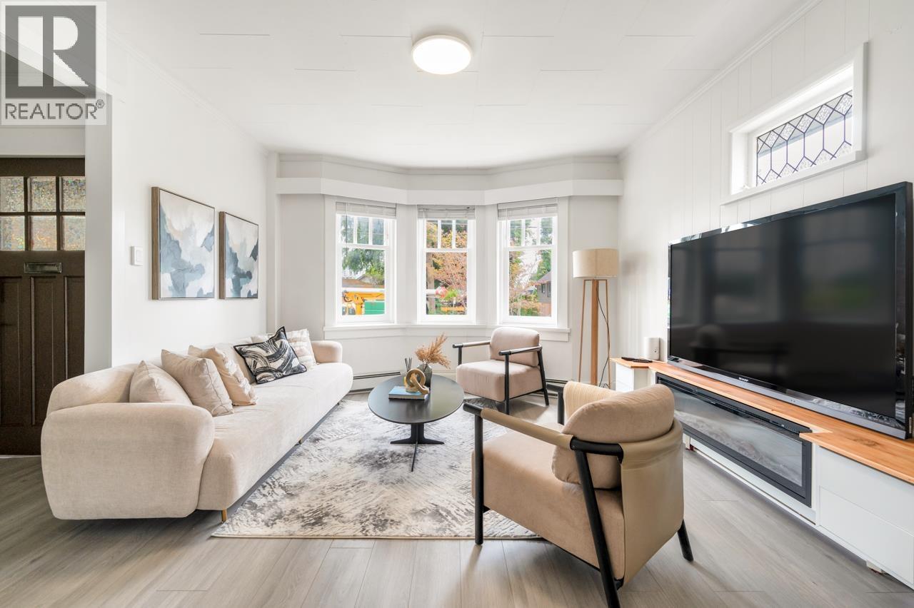 Photo 5 of 801 London Street, New Westminster BC