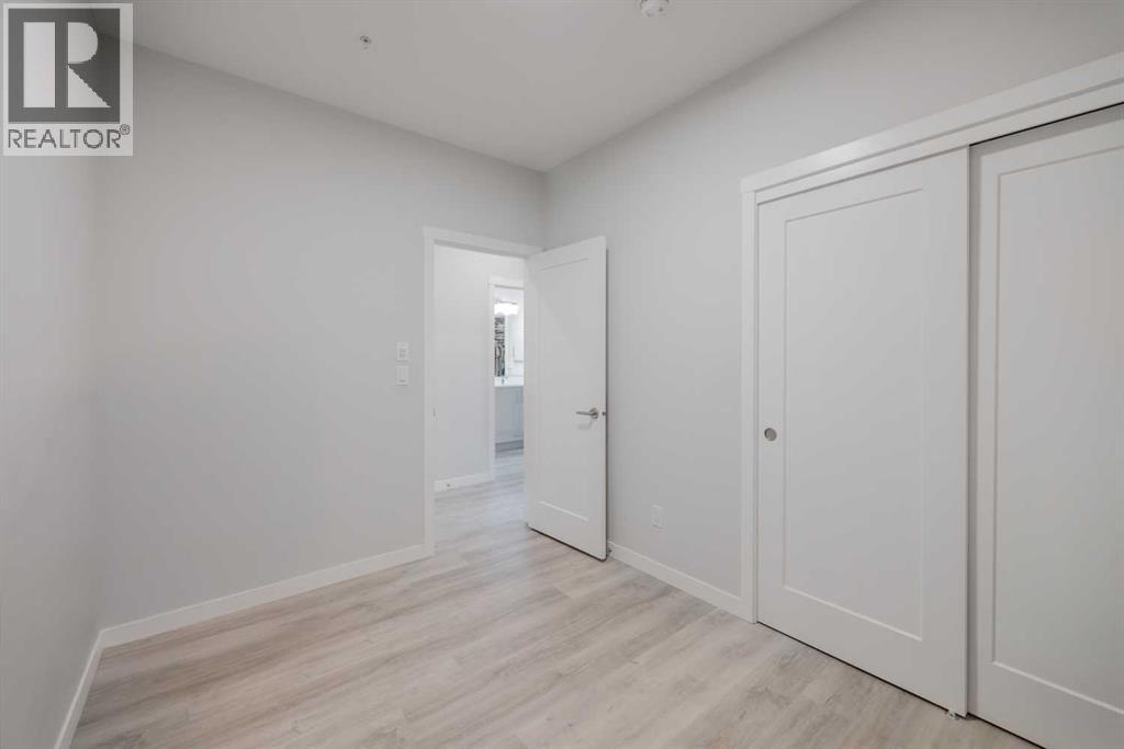 Single Family House for Sale in   Shawnee Square SW Shawnee Slopes Calgary 