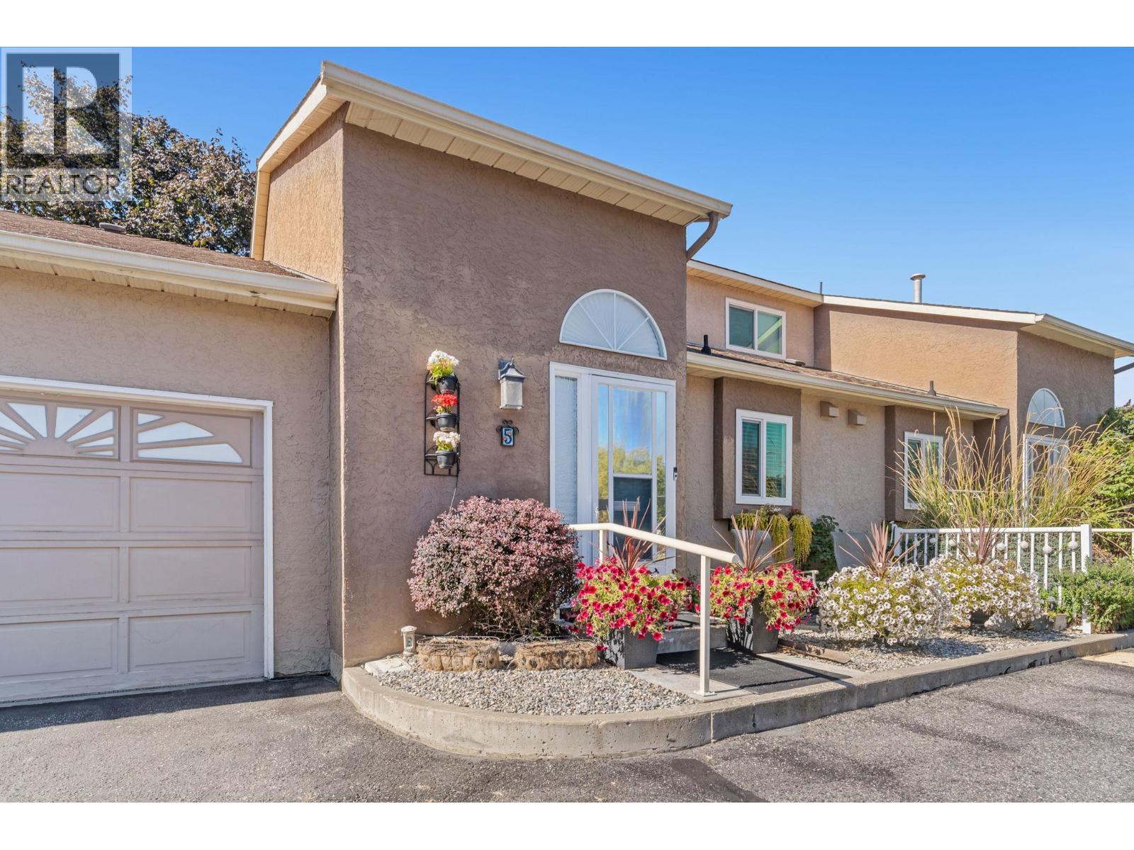 5 190 McIntosh Road, Kelowna