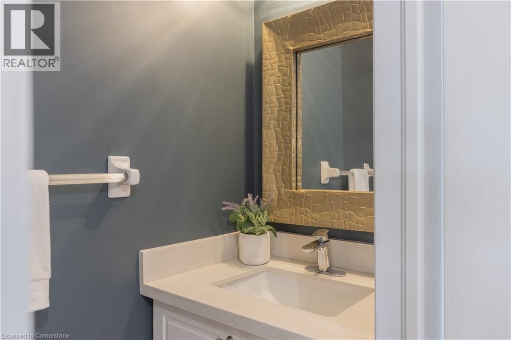 Photo 11 of 65 Fairwood Place W, Burlington ON