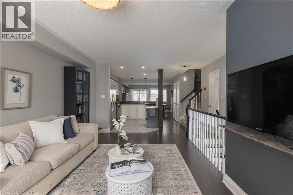 Photo 5 of 65 Fairwood Place W, Burlington ON