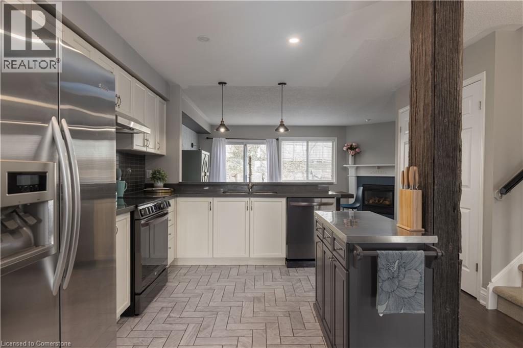 Photo 6 of 65 Fairwood Place W, Burlington ON