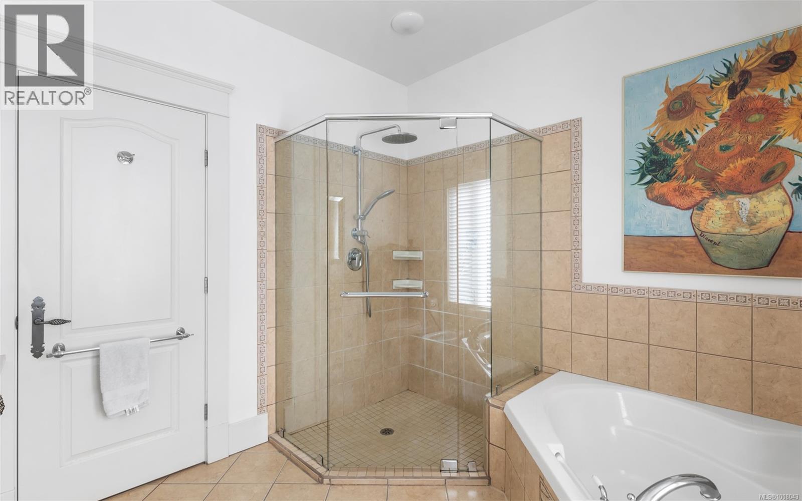 Photo 19 of 1597 Hampshire Rd, Oak Bay BC