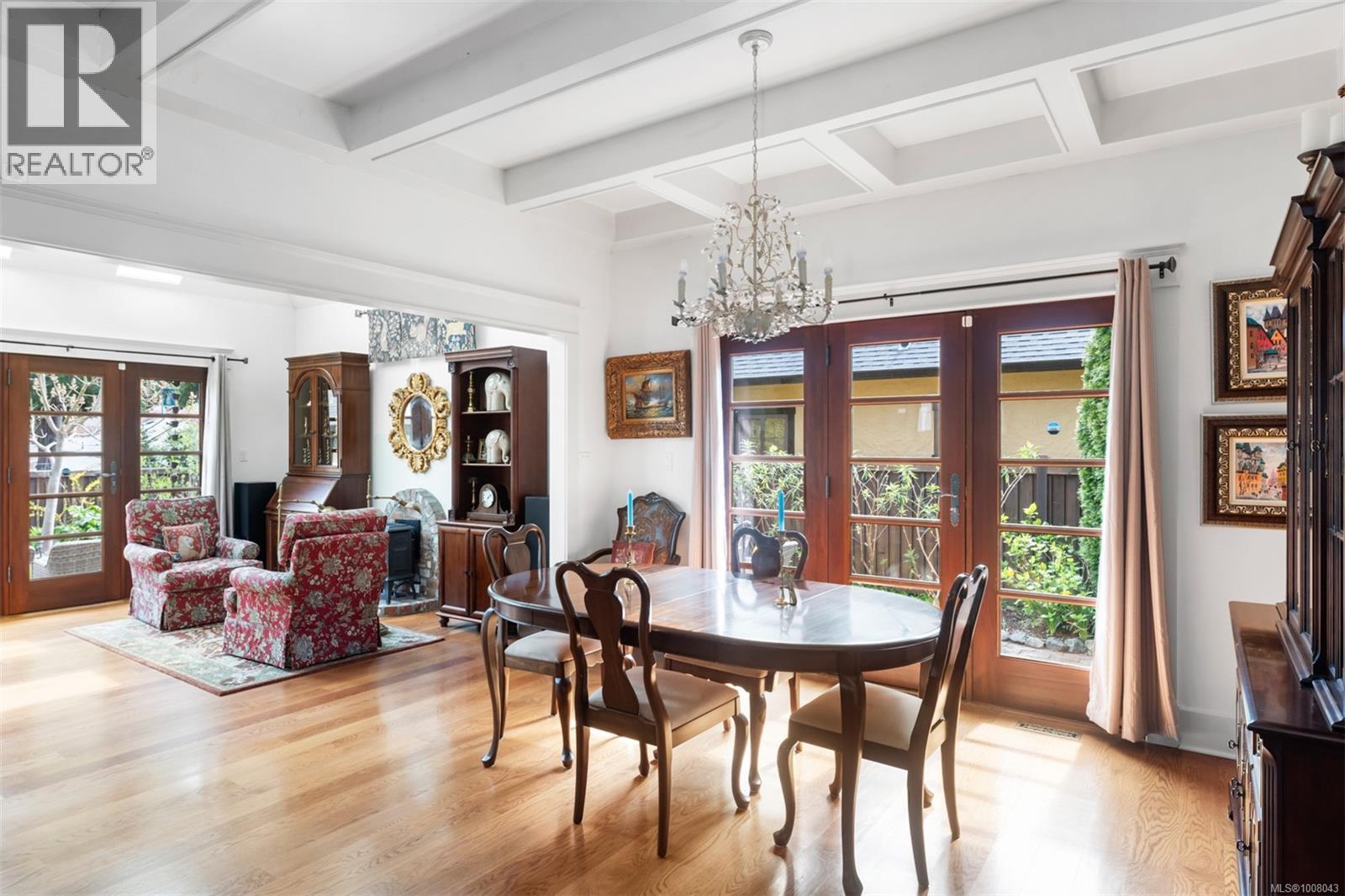 Photo 9 of 1597 Hampshire Rd, Oak Bay BC
