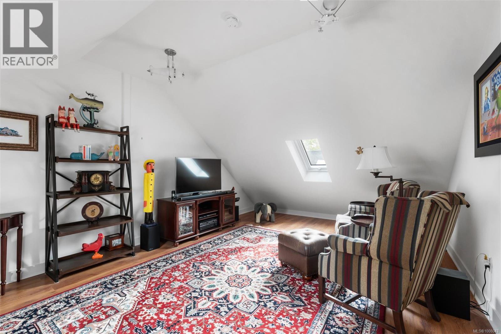 Photo 28 of 1597 Hampshire Rd, Oak Bay BC