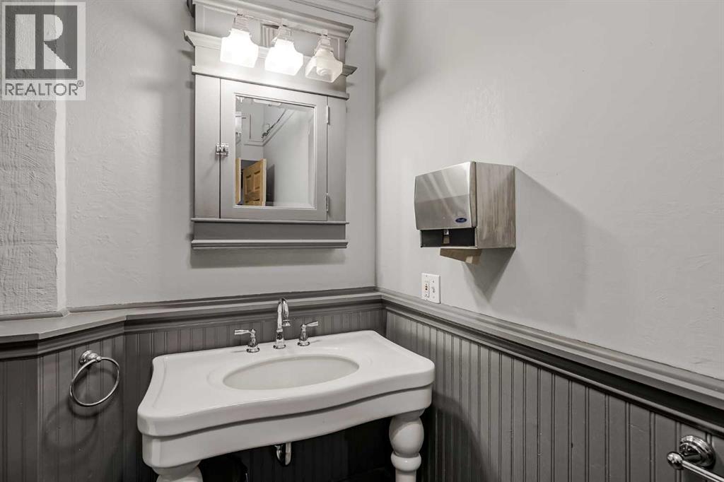 Single Family House Loft for Sale in    Avenue SW Beltline Calgary 