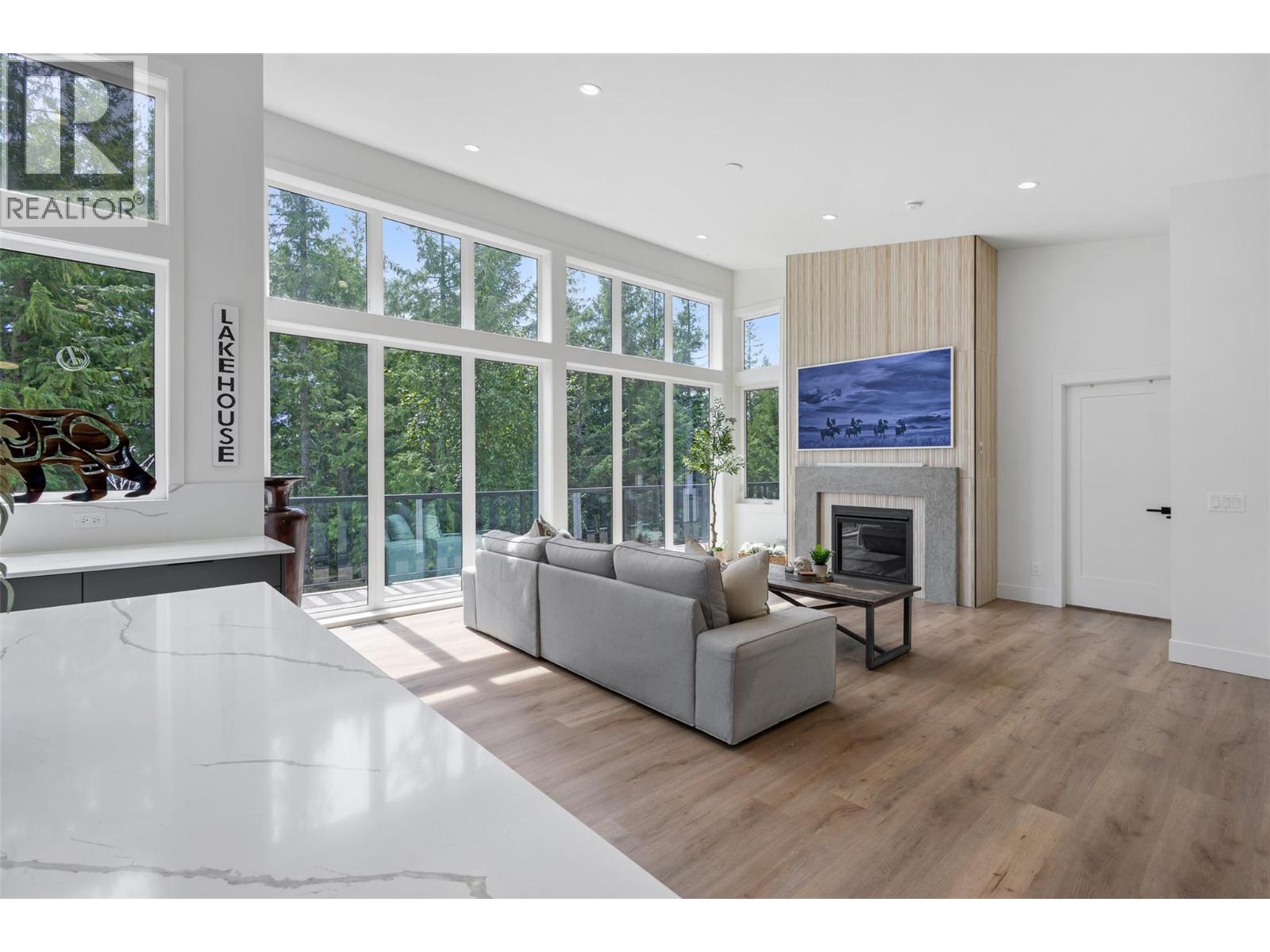 7249 Anglemont Way, Anglemont