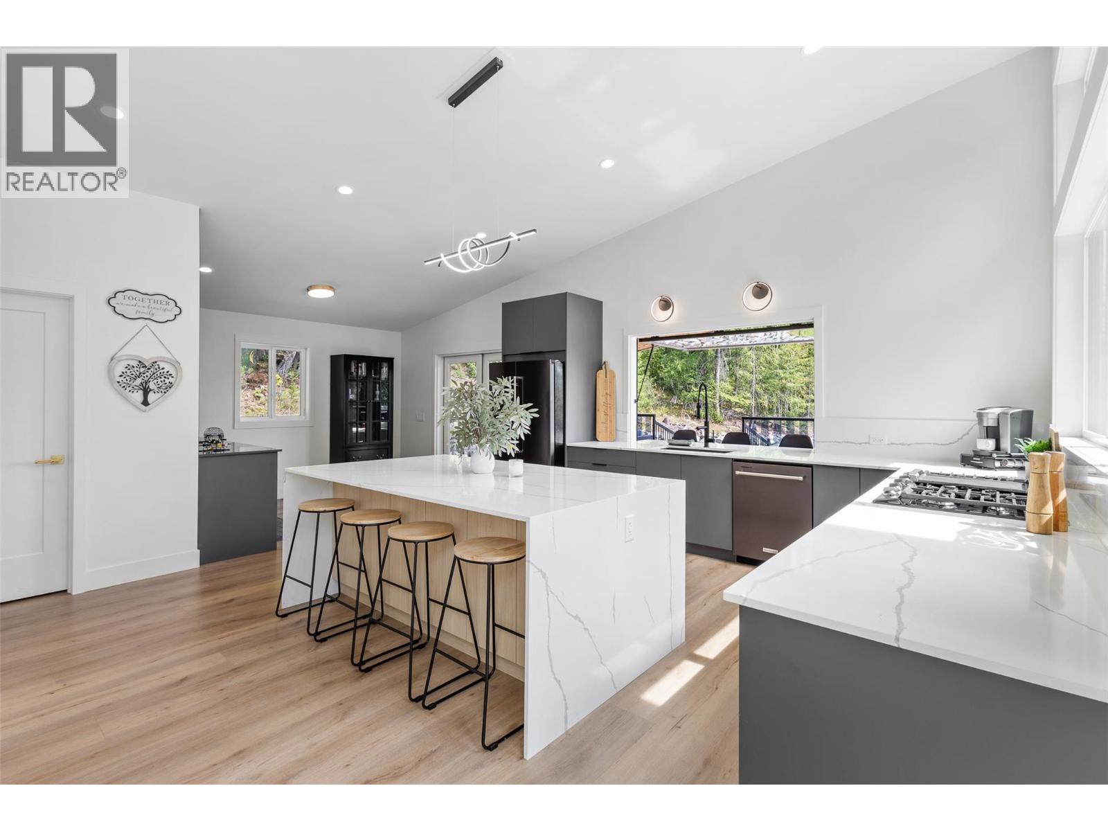 7249 Anglemont Way, Anglemont