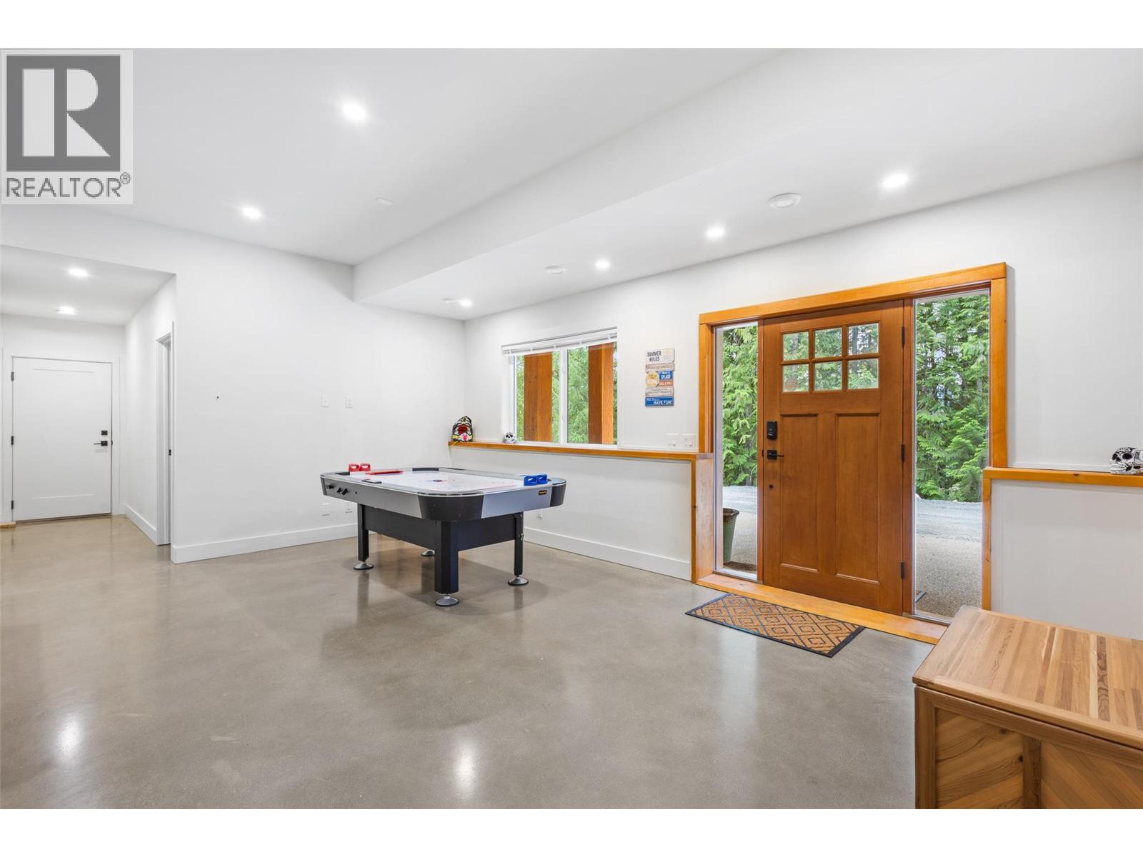 7249 Anglemont Way, Anglemont