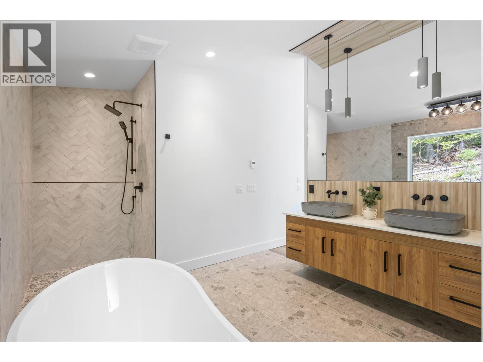 7249 Anglemont Way, Anglemont