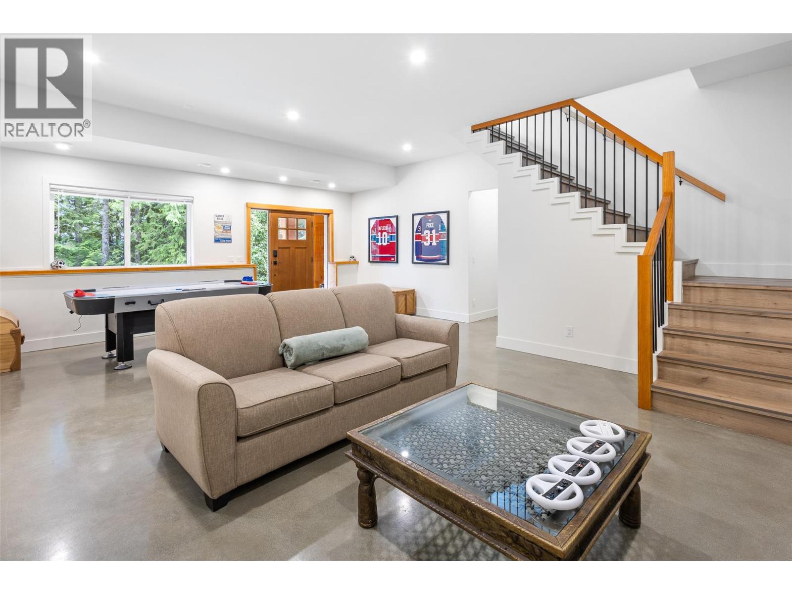 7249 Anglemont Way, Anglemont