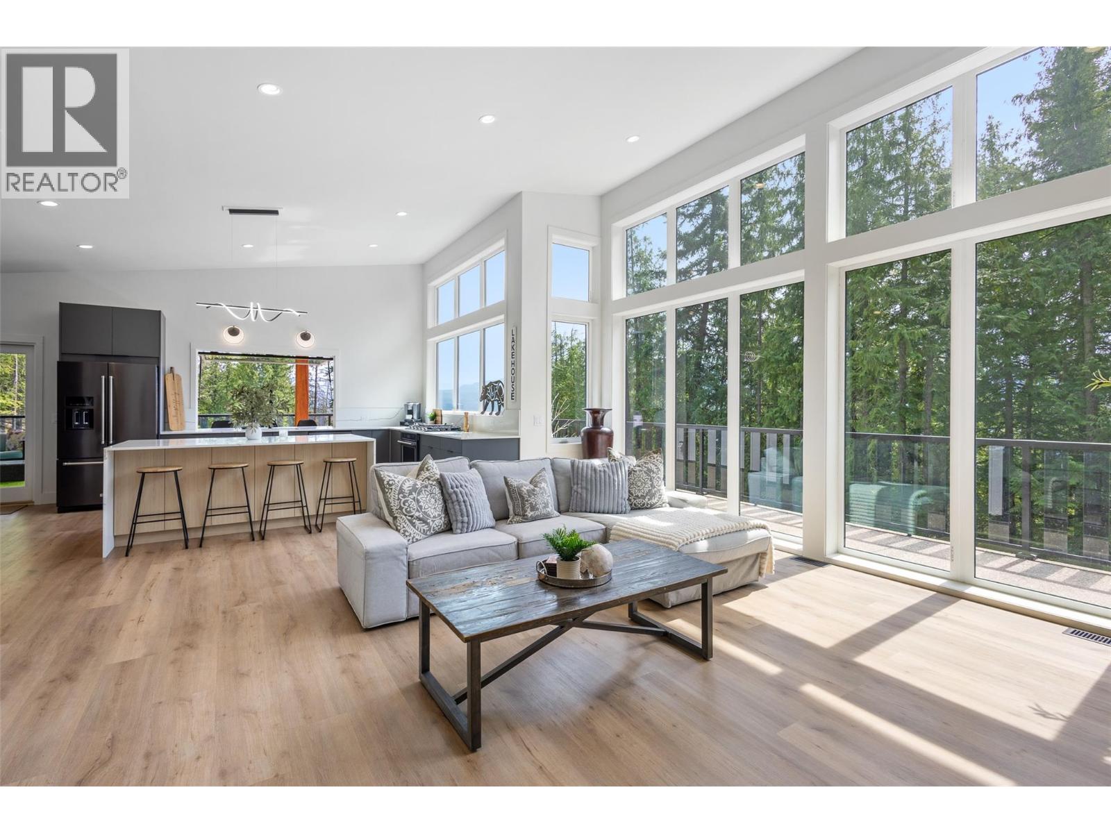7249 Anglemont Way, Anglemont