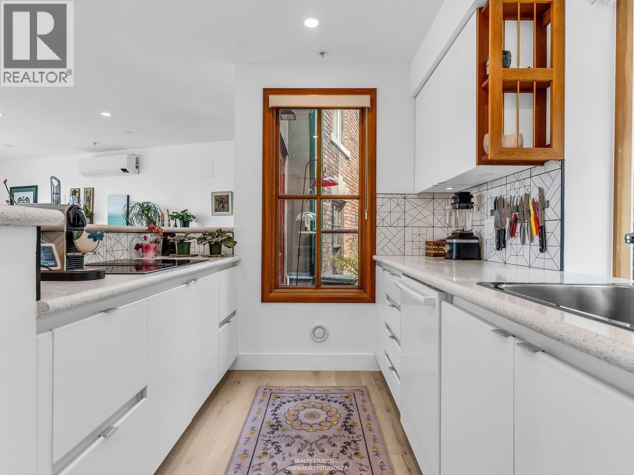 Photo 6 of 141 Alexander Street, Vancouver BC