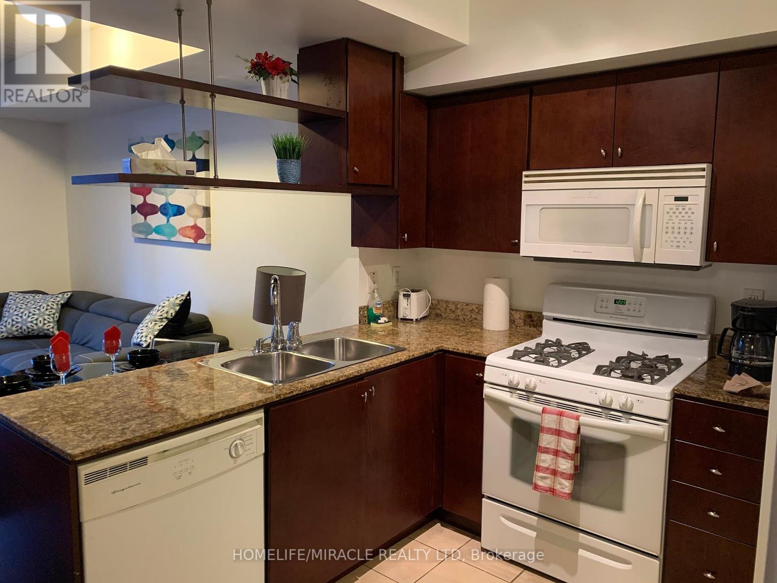 Photo 3 of 1105 35 Mariner Terrace, Toronto ON