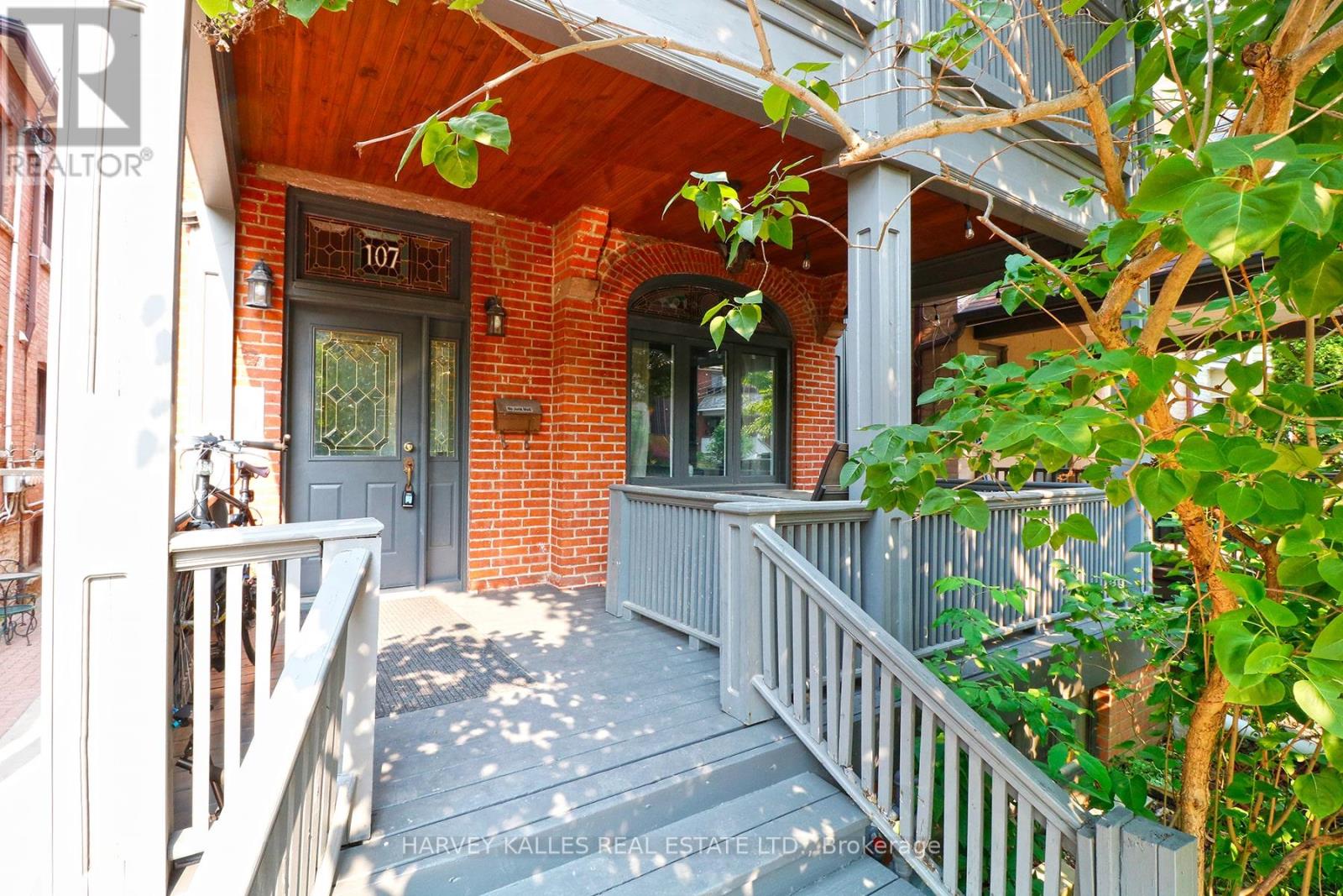 Photo 3 of Basement Rear 107 Concord Avenue, Toronto ON